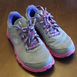 Under armour girl shoes